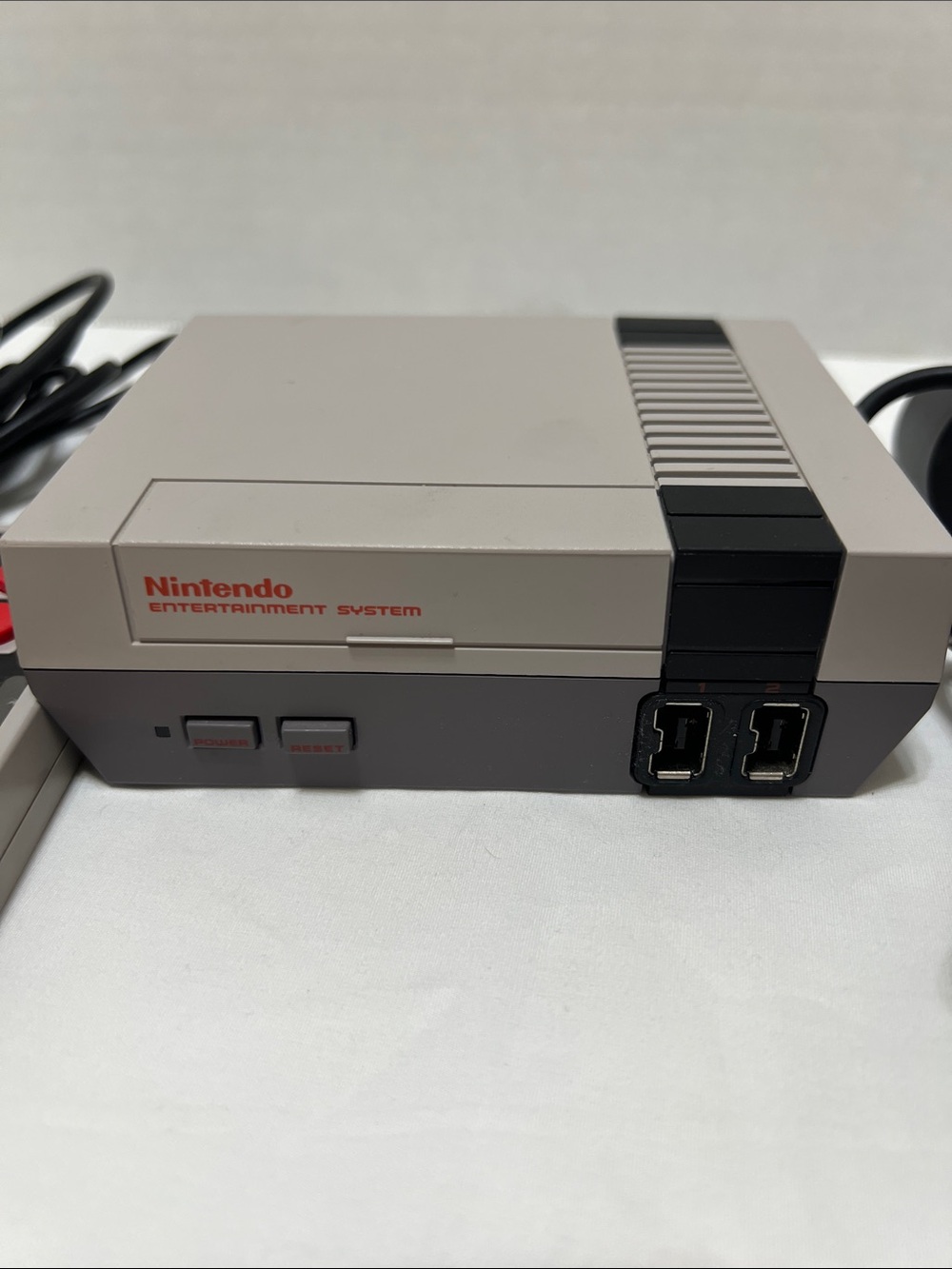 Nintendo NES Classic Mini Entertainment System - Picture 3 of 16